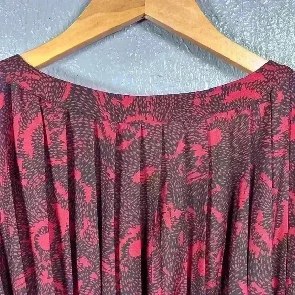 WALTER BAKER Vintage Look Fit Flare Long Sleeve Silky Pleated Dress Small 6 - Picture 12 of 14